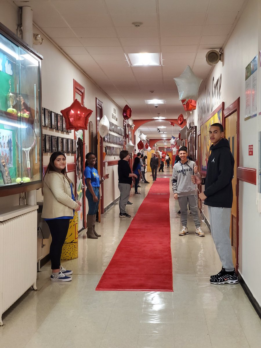 Waiting for Governor Murphy! @AskStacyYoung <a href="/BbhsCrusaders/">BBHSCrusaders</a> @Principal_NE <a href="/BbrookGuidance/">BBrook Guidance</a> <a href="/Erika1123/">Erika</a> <a href="/Dr_Sicignano/">Paula Hern-Sicignano</a> @