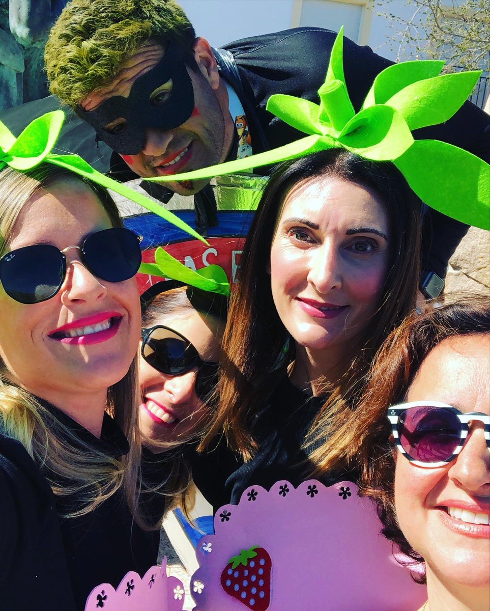 roramirezortiz's tweet photo. Carnaval!!! Mucha 🍏🍎🍐🍊🍋🍌🍉🍇🍓🍍, fruteras y algún 🧀 en @ColeColomera con @SrGautier #Carnaval2020 https://t.co/QqUtnuNMOt