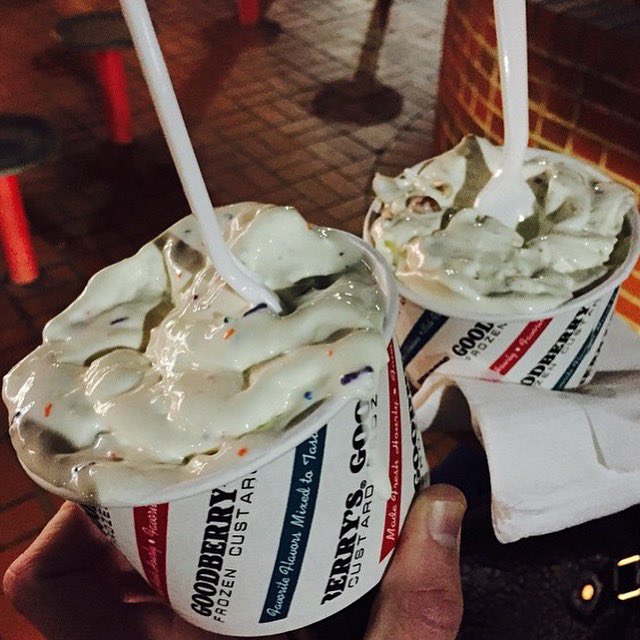 Goodberrys's tweet photo. Cheers to Peanut Butter concretes, the flavor of the day! 🎉🥜🎉🥜 Add Oreos and bananas to make a delicious, custom concrete! 😋 https://t.co/2VjUbrZjZO