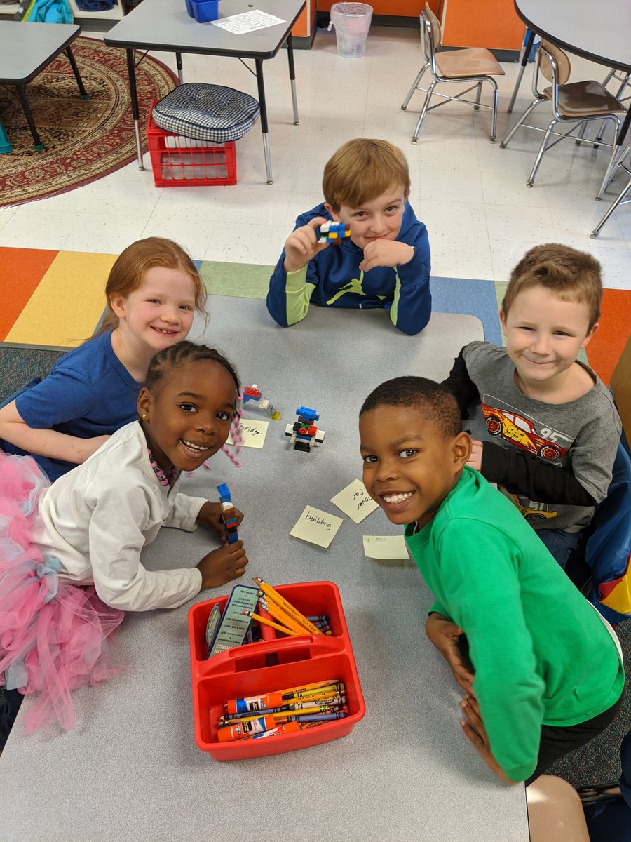 1VBacchus's tweet photo. Demonstrating our CURIOSITY. #PositivityProject
@BanksRoadES https://t.co/MLdAhjOb5H