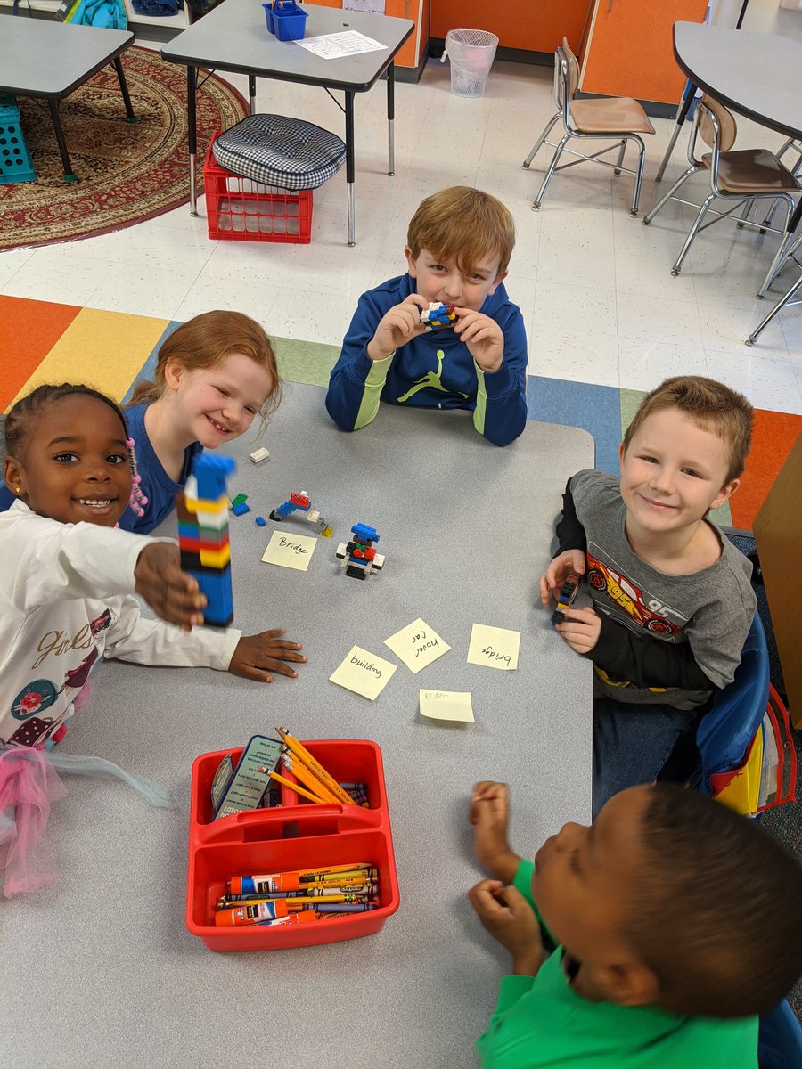 1VBacchus's tweet photo. Demonstrating our CURIOSITY. #PositivityProject
@BanksRoadES https://t.co/MLdAhjOb5H