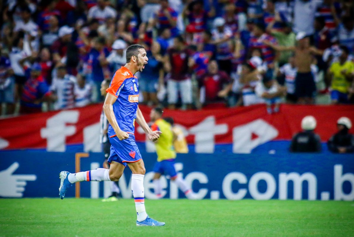 pedrochavesce's tweet photo. Hoje tem fotos negada!
📸@pedrochavesce 
⚽Bruno Melo
Parceria entrando para terceira temporada! https://t.co/YYTfTqpNag