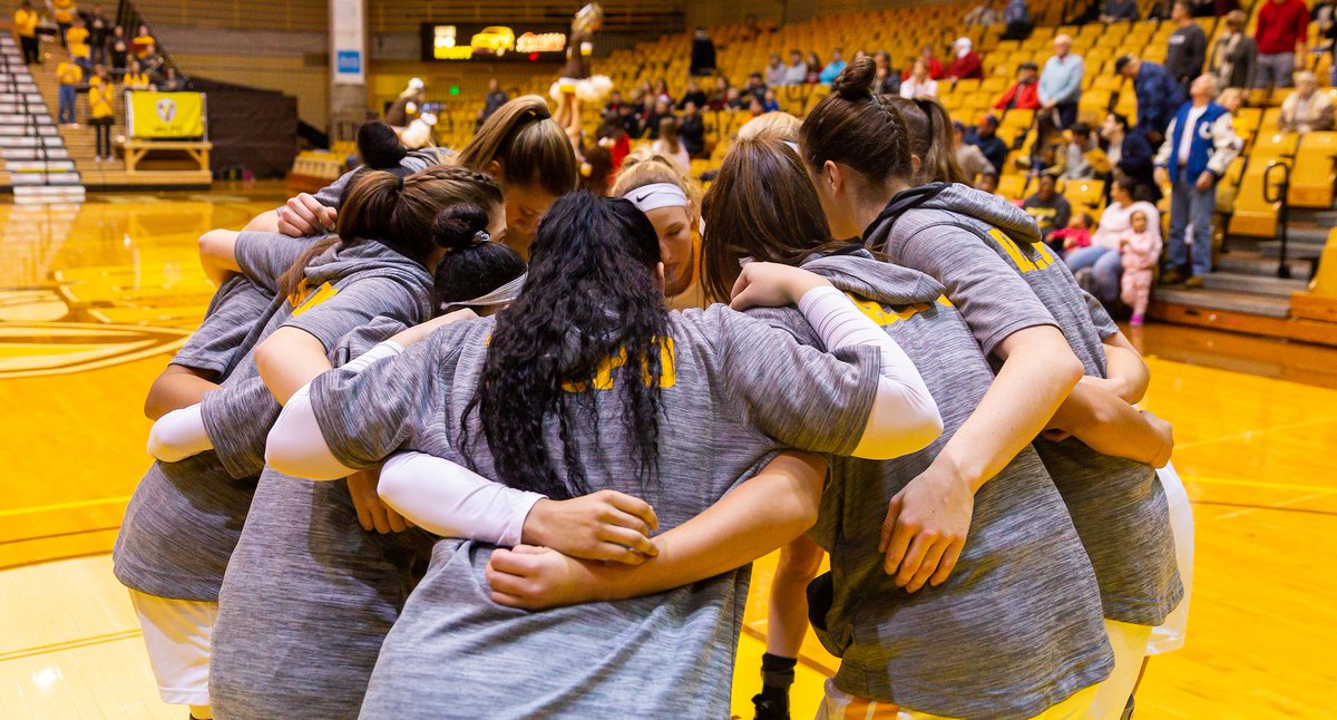 valpoathletics's tweet photo. The final home weekend of the season for @ValpoWBB opens Friday with the program's annual Pink Game against UNI!
Notes 👉 https://t.co/AU2aaU61yz
#GoValpo #MVCWBB #RingTheBell https://t.co/tT2oBk54vp