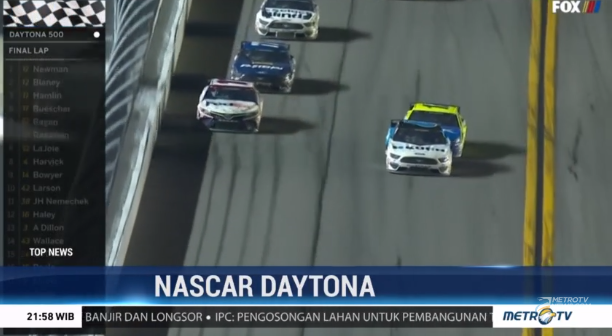 Metro_TV's tweet photo. #TopPicture Perlombaan Nascar Daytona menjadi penutup #TopNews malam hari ini. Terima kasih telah menyaksikan #TopNews, saksikan program selanjutnya hanya di @Metro_TV atau streaming melalui https://t.co/SOzNo2XJsm https://t.co/YWcIkLPLPb