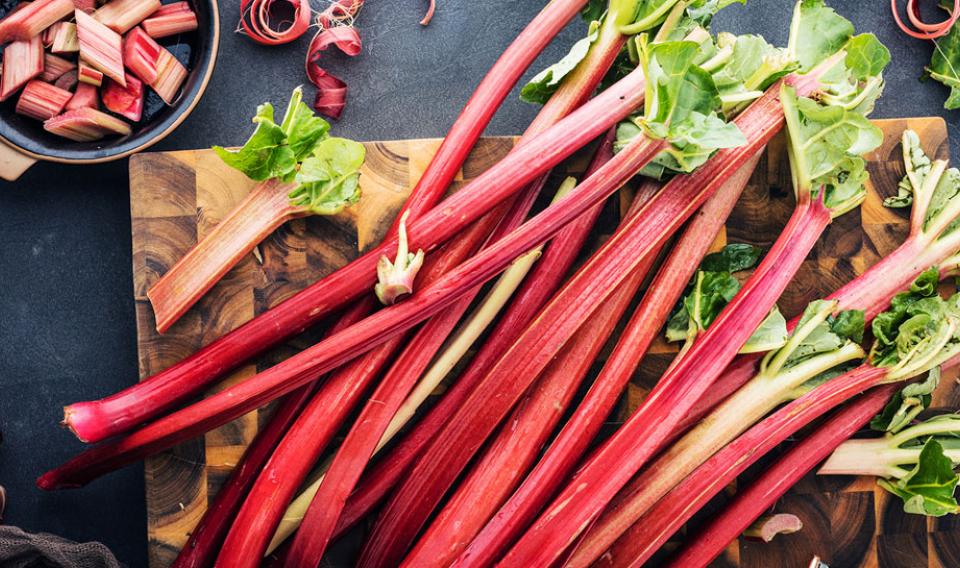 NEW for 2020 - Engineered Eats! Some of Philly’s top chefs and master mixologists have taken the “rhubarb challenge” to create &amp; feature a menu item using the naturally tart, obscure, seasonal spring ingredient during the run of the Festival.  #GetNerdyPHL fi.edu/psf/programs/e…