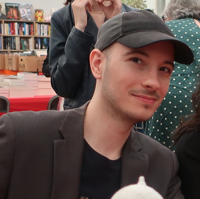 ActuSF's tweet photo. Fantasy, magie et humour noir.

Découvrez les projets 2020 d'Ariel Holzl, auteur de la trilogie des Sœurs Carmines (@editionsmnemos) et de Fingus Mallister (@RageotEditeur).

https://t.co/6uNCHqQSQT

#scifi #fantasy #ArielHolzl #Mnémos #Rageot #YA https://t.co/lEMIxfk060