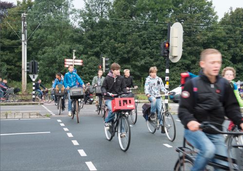 SCPonderzoek's tweet photo. 5 maart verschijnt het rapport ‘Jeugdhulp in de wijk’. Het onderzoek is gericht op de verschillen in gebruik van #jeugdhulp op wijkniveau. https://t.co/TbNM4DOG4F