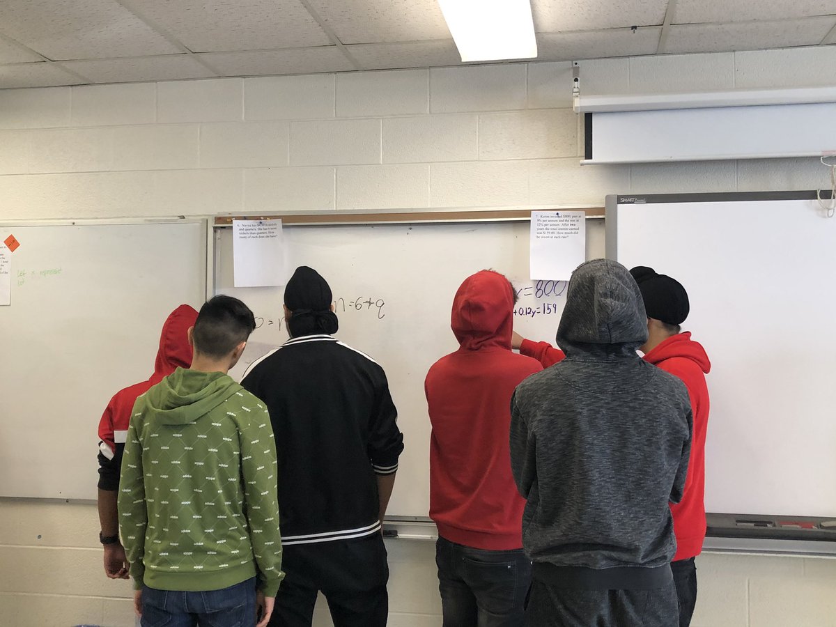 MathRocks47's tweet image. Galery display of #linearrelations @NorthParkSSca using #verticalclassroom @pgliljedahl