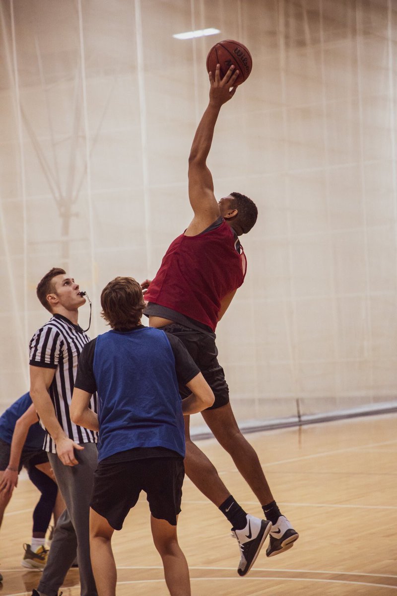 CspIntramurals's tweet image. ⚠️5v5 CHAMPIONSHIPS TONIGHT⚠️

Games @ 7:30, 8:15, and 9:00 in the GC 🏀

Come watch, play games to win prizes, and enjoy free Buffalo Wild Wings!! 👀 

Who will be the champions??? 💯💪