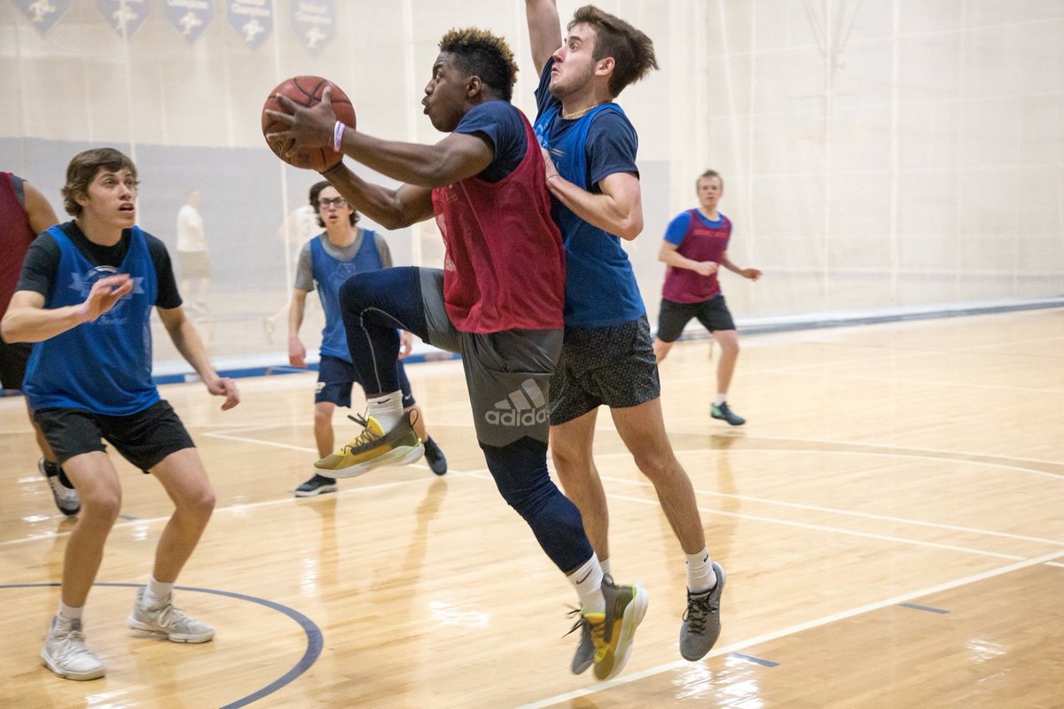 CspIntramurals's tweet image. ⚠️5v5 CHAMPIONSHIPS TONIGHT⚠️

Games @ 7:30, 8:15, and 9:00 in the GC 🏀

Come watch, play games to win prizes, and enjoy free Buffalo Wild Wings!! 👀 

Who will be the champions??? 💯💪