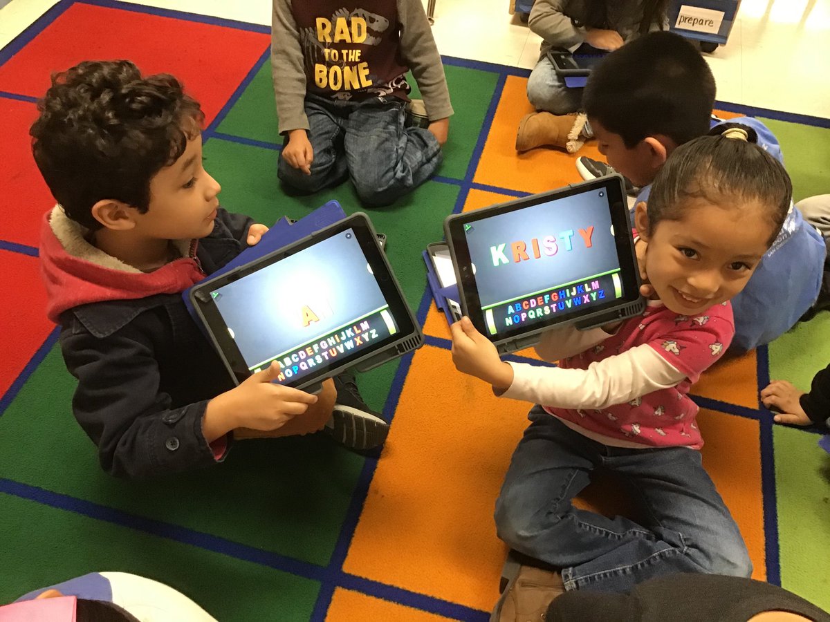 Pre-K is writing their name. #hcisddlday20 ⁦<a href="/ZavalaElemHCISD/">Zavala Elem HCISD</a>⁩