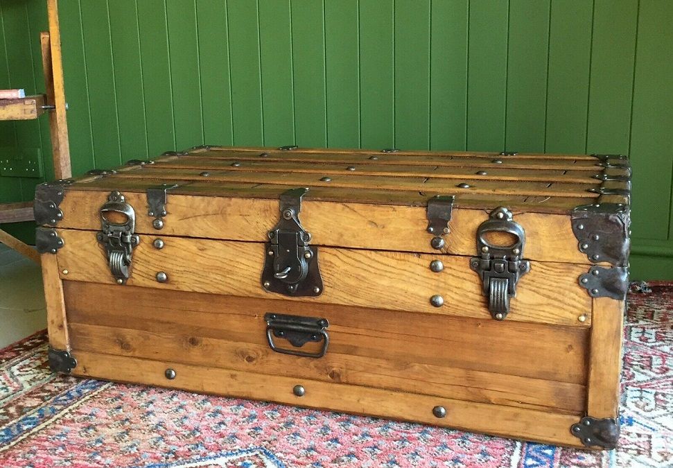 loveantiques's tweet photo. More great stock from @vintagetandc. This Old Rustic Pine #Antique Victorian Banded Steamer #Trunk would make a fantastic Coffee Table or #StorageChest; the choice is yours! View this trunk on https://t.co/0Rn8Hm50I9: https://t.co/jOvvODqSk1
#antiquetrunkforsale #antiquesforsale https://t.co/0v7NN7jAh4