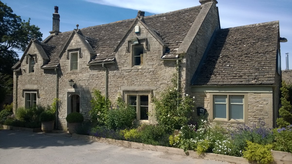 The Royal Oak Leighterton <a href="/Leighterton1/">RoyalOak Leighterton</a> is looking for front of house staff. We're looking for a friendly, competent waitress or waiter aged 18+ 

Call Will or Kat on 01666 890 250 or message us with your details &amp; experience

Please share with friends &amp; family