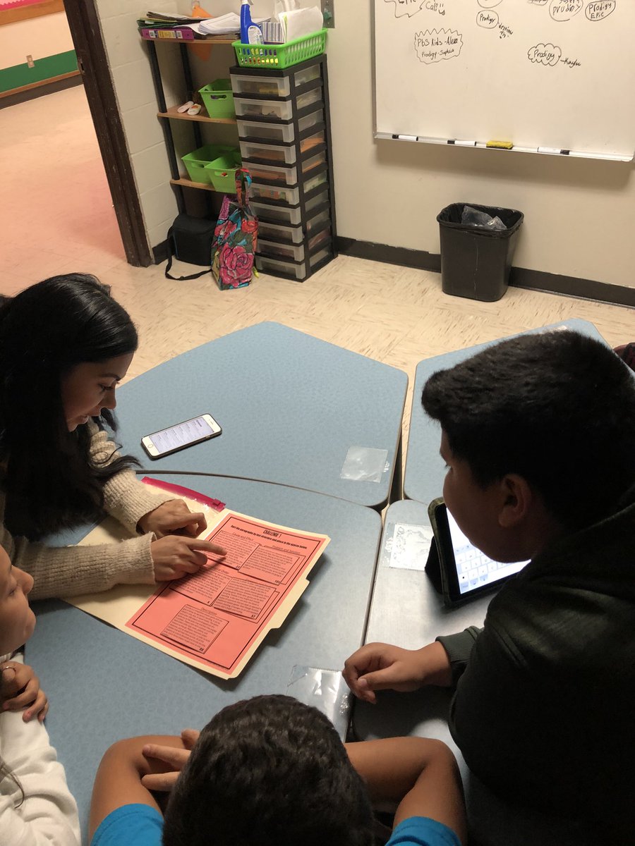 Digital Learning Day in full swing <a href="/THE_HCISD/">THE_PIRATES</a> Digital Escape using Main Idea <a href="/mrs_arizpe/">Myrlanda Arizpe</a> #hcisddlday20