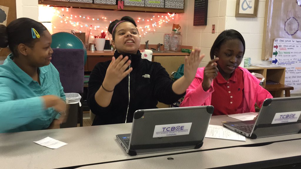 AMKING91's tweet photo. Productive arguments about hacking technologies... Should you be able to do it or no? @jackscms @TCBOE @jenajonescms @Cburgmiddle #EmpowerCMS #DLDay https://t.co/wk4eyzYiGl