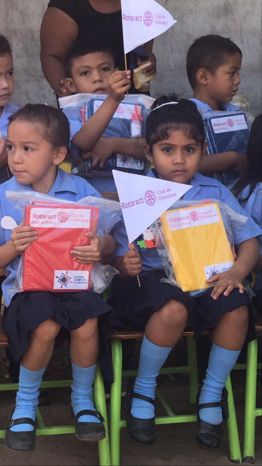 RTCHonduras's tweet image. El pasado domingo 9 de febrero los socios del Club Rotaract Choluteca realizaron su actividad de donación de útiles escolares donde fueron a dos kinders, uno ubicado en Santa Lucía y otro en Sampile. 30 niños fueron beneficiados 

#rtccholuteca #rtchonduras #rotaryconectaelmundo