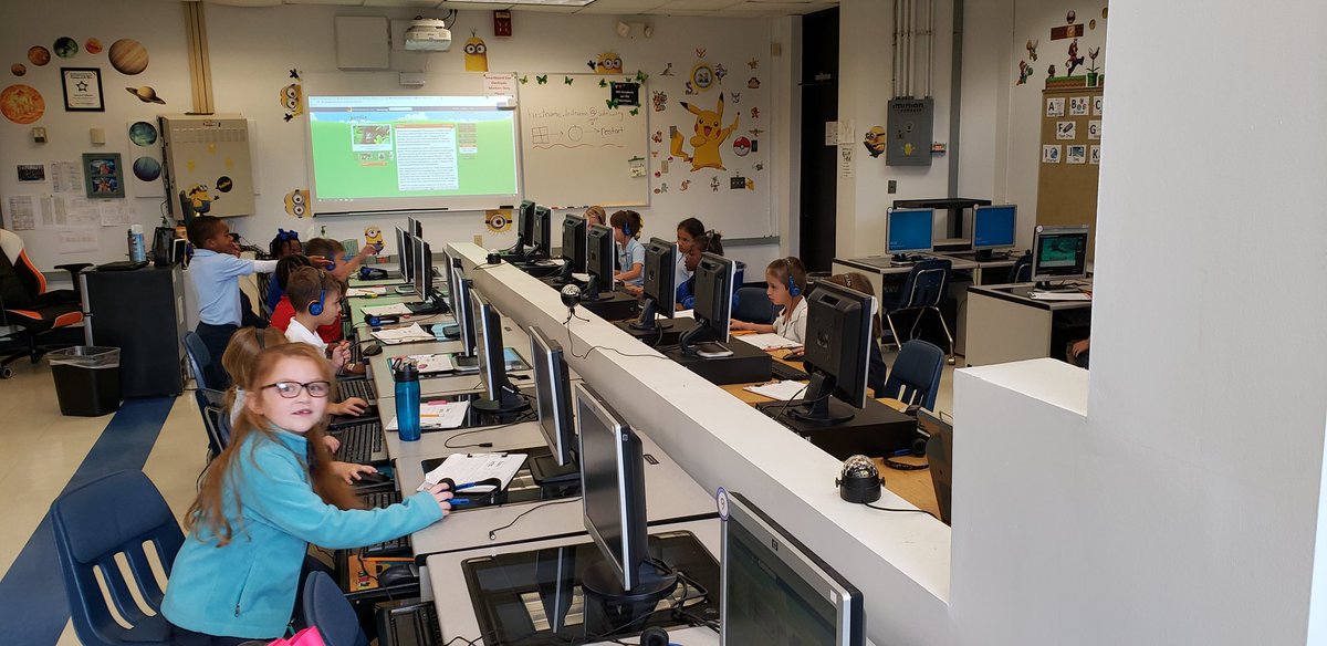 DianeParentela's tweet image. Researching animals and habitats for our Sway. #DLDaySDIRC  #SPARK_IT @IT_SDIRC @OsceolaMagnet