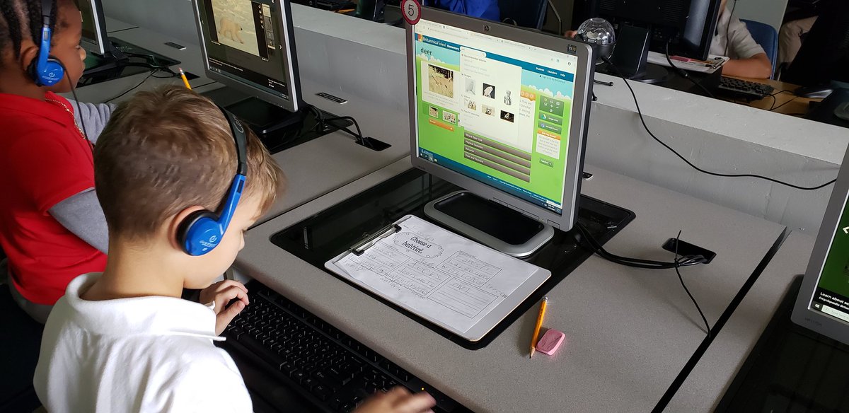 DianeParentela's tweet image. Researching animals and habitats for our Sway. #DLDaySDIRC  #SPARK_IT @IT_SDIRC @OsceolaMagnet