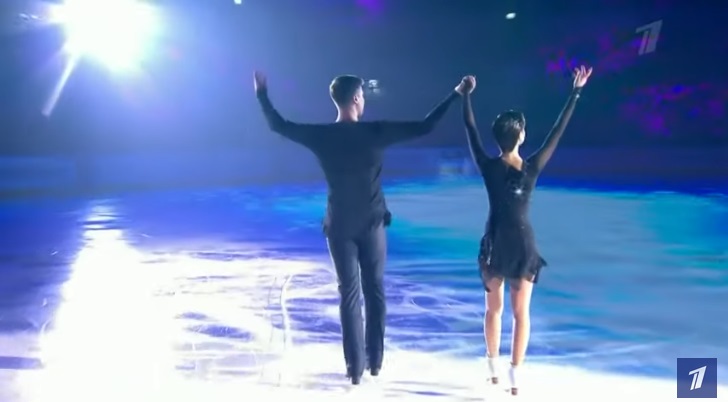 skateworldmex's tweet photo. La actuación de despedida de #NataliaZabiyako y #AlexanderEnbert en el espectáculo sobre hielo "Path to Victory"
VIDEO: https://t.co/AXhZVppKLK
#PatinajeArtístico #PatinajeSobreHielo #Patinadores https://t.co/l0KERmVzbb
