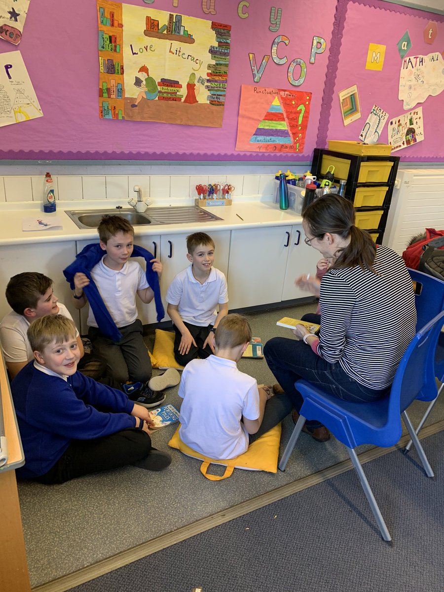 Fossoway_ps's tweet photo. P5/6 parents sharing a story with some of our children today #worldbookday2020 #ShareAStory #ShareaMillionStories #parentalinvolvement #community #fossoway #welovereading https://t.co/qiDZB6SKdK