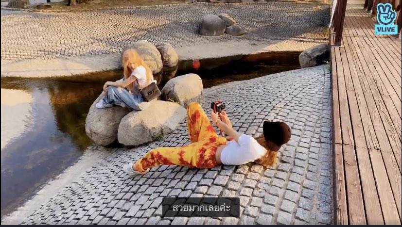 JajaPrimmy's tweet photo. ยอมแล้วทูลหัว มีผัวเป็นตากล้อง 😎 #Chaelisa https://t.co/Xq5XKKTKRc