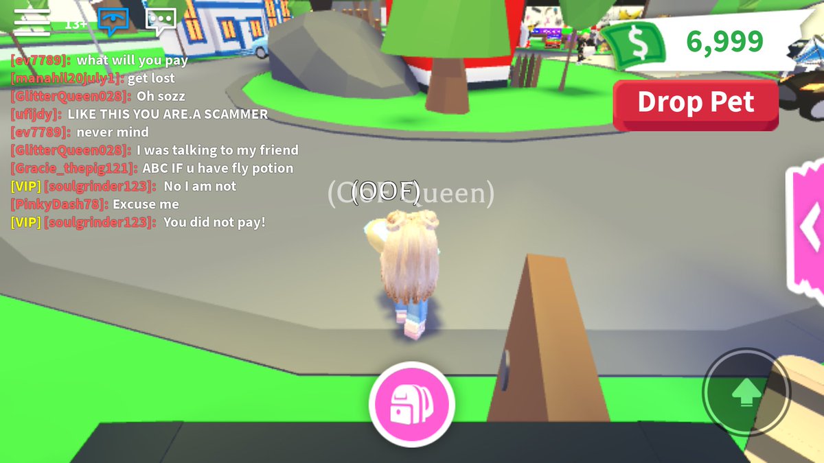 OOFQUEEN5's tweet photo. @PlayAdoptMe I think theres a scammer on my server #Scammerpolice https://t.co/VivkjdE2MZ