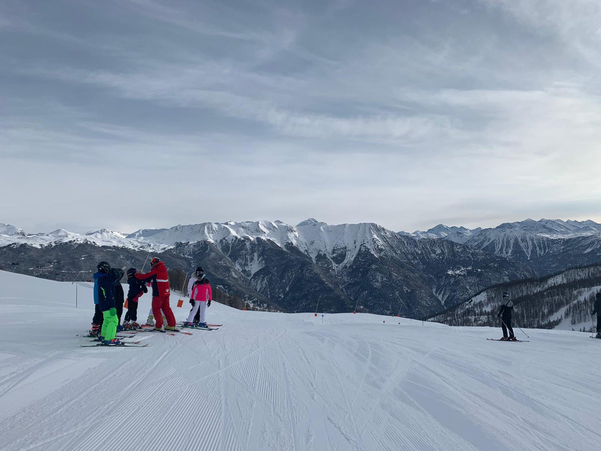 MoorAllertonSch's tweet photo. A few more lovely #ski images #alphaski2020 https://t.co/25vap0zmqp