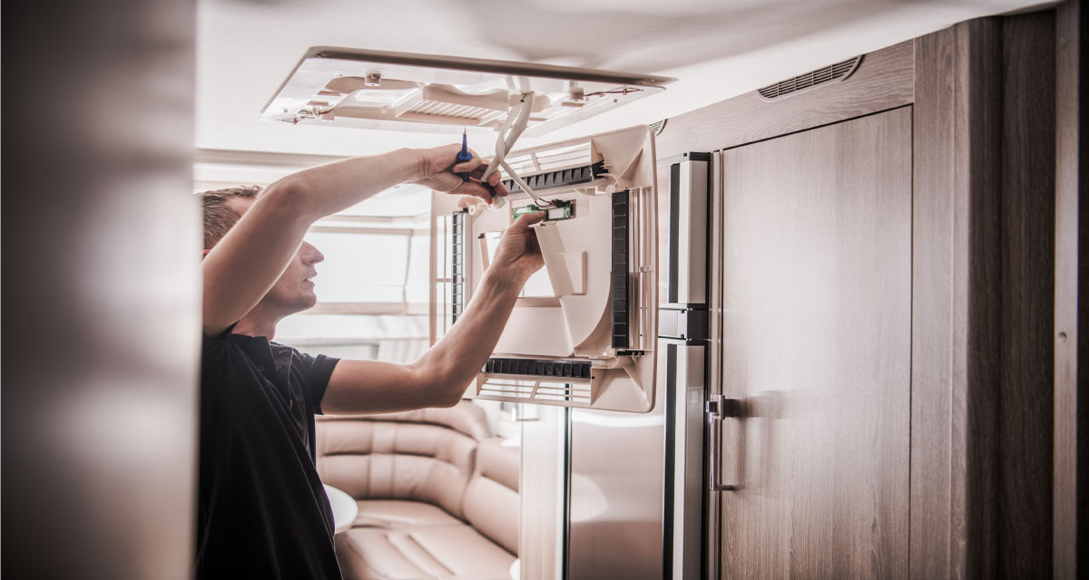 Asegura un funcionamiento óptimo y evita futuros problemas de tu sistema de climatización mediante revisiones y actividades de mantenimiento sucesivas.🌬 ¡Es importante conocer de las condiciones de las instalaciones! 👨🏼‍🏭🤓Para saber más sigue leyendo👉🏽bit.ly/32v3XTc