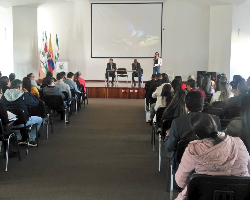 SePlaneacionBoy's tweet photo. En encuentro coordinado por @MinHacienda y @PlaneacionBoy, equipos de Hacienda, Tesorería y Presupuesto de los 123 municipios, fortalecen el reporte de información del Formulario Único Territorial #FUT y la implementación del nuevo Catálogo de Clasificación Presupuestal #CCPET https://t.co/mw6xRYZDiw