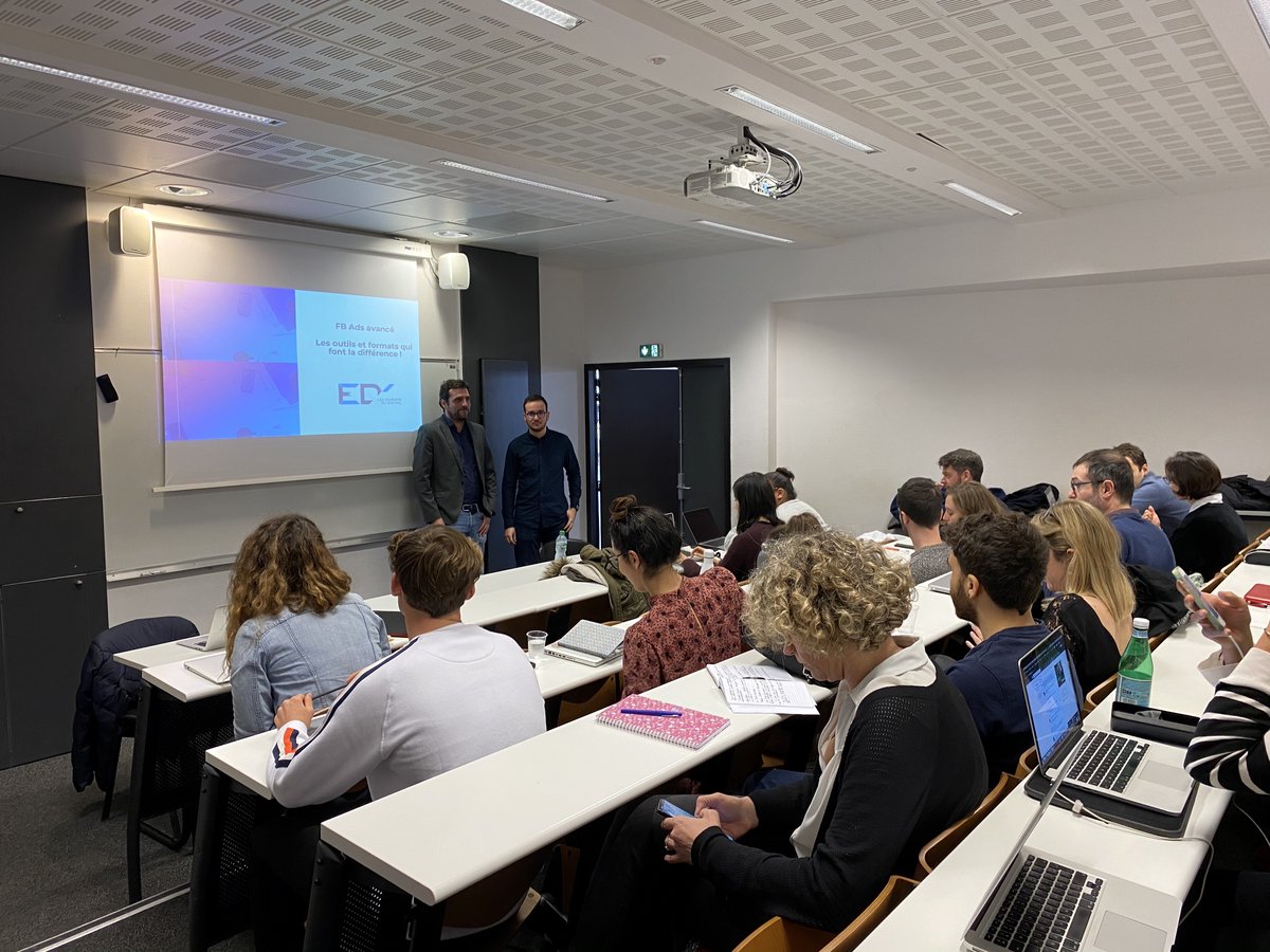 experts_digital's tweet photo. Nous voilà à nouveau à l'@INSEEC_U  pour une nouvelle formation sur les #Facebook #Ads, cette fois-ci de niveau avancé ! 👨‍🏫

La salle est pleine et nos membres découvrent plein d'idées pour améliorer leurs campagnes grâce aux conseils de @ArnaudB_  et de @maximelacau  ! 🖥⌨️📱 https://t.co/IYgHPlSnUl