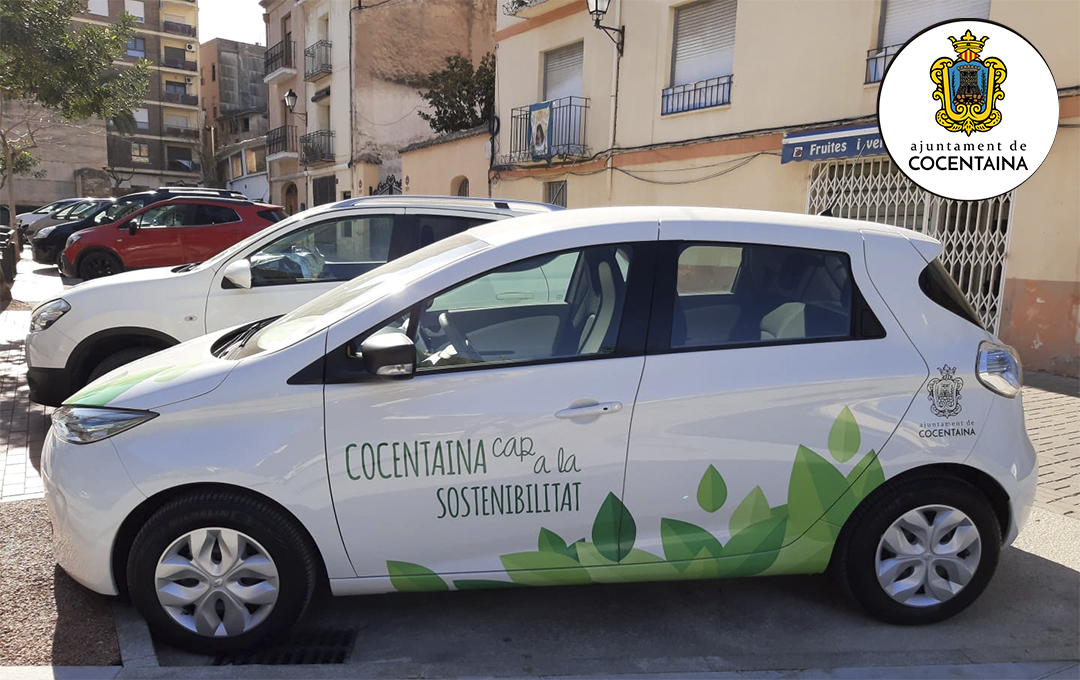 ✅ L'Ajuntament de Cocentaina segueix apostant per la sostenibilitat i ha adquirit un vehicle elèctric per al departament de serveis municipals. Amb aquesta nova adquisició hi haurà un nou punt de càrrega elèctrica a la plaça de la Vila