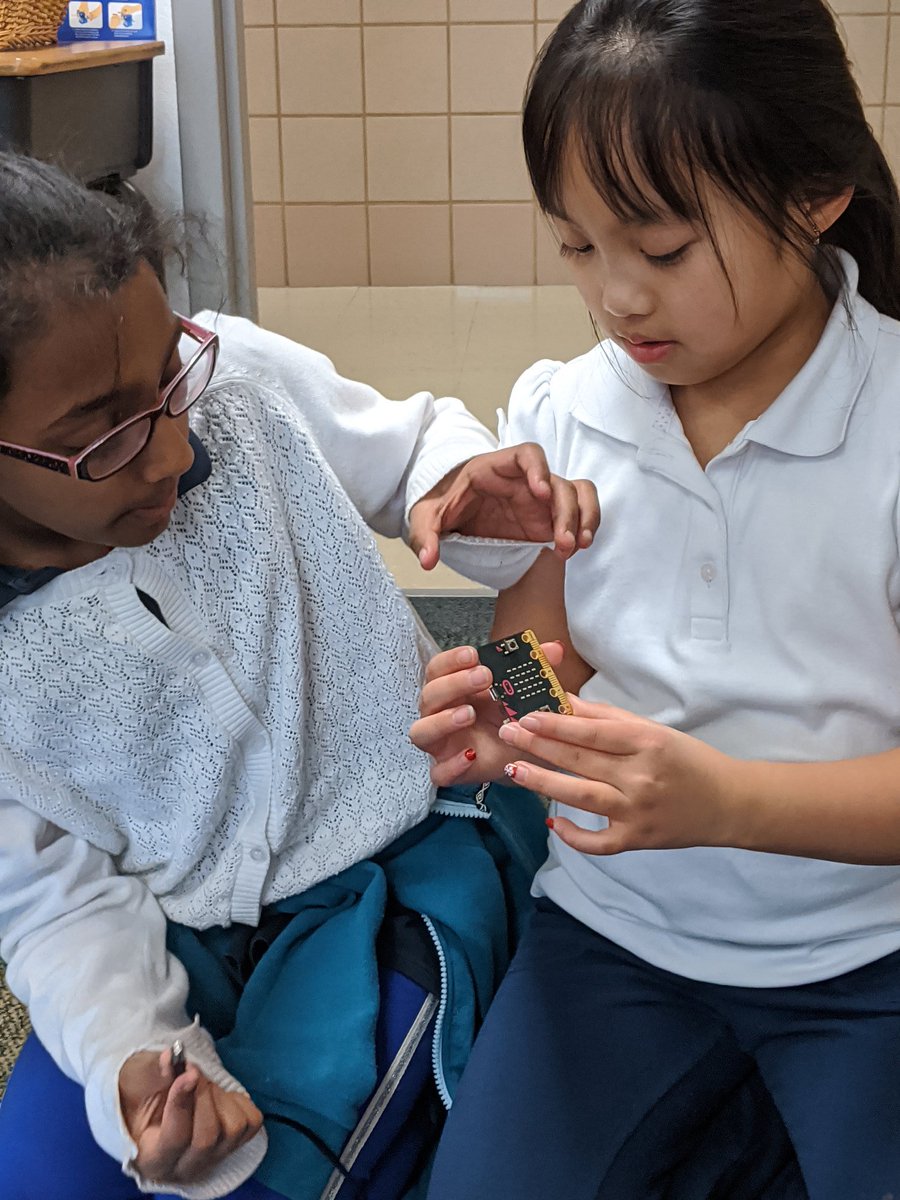 Miss Jami Shields 🔜ISTE #Techucator 🤖👩‍🏫 💻 tweet media