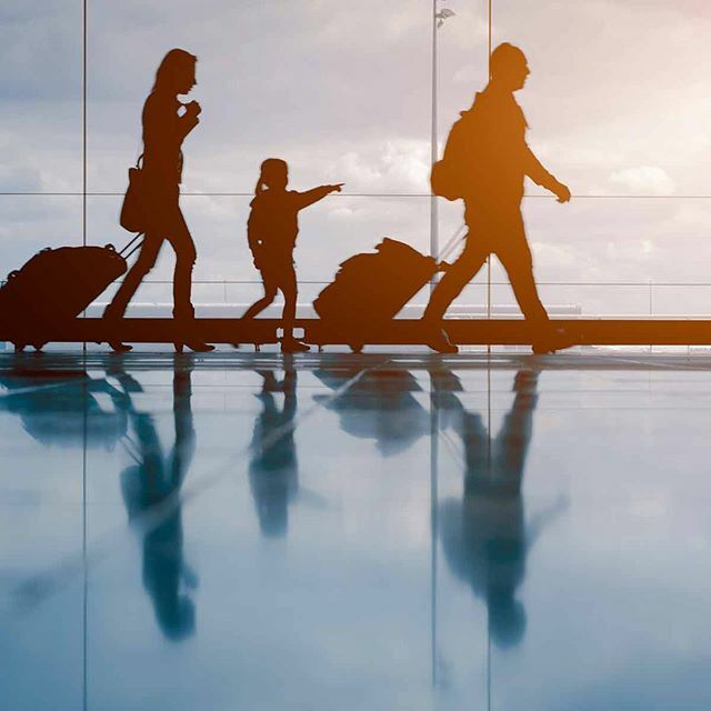 Directia_Travel's tweet photo. ¿Tienes algún peque en casa y no sabes si realizar un viaje de larga distancia? Tailandia recibe a grandes y pequeños con una gran sonrisa –¿por algo se la conocerá como el país de las sonrisas, verdad? 😉–. Te contamos todo lo que debes saber sobre v… https://t.co/x9ZU9vl0hz https://t.co/E0oHBQsPQW