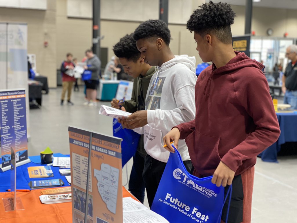 ctaepalmer's tweet photo. 4th Annual Future Fest - Empowering students with knowledge for future Careers #CobbDLDay #CobbInTech #DLDay #cobbctae #futurefest2020 https://t.co/SrOSi9Dx4R