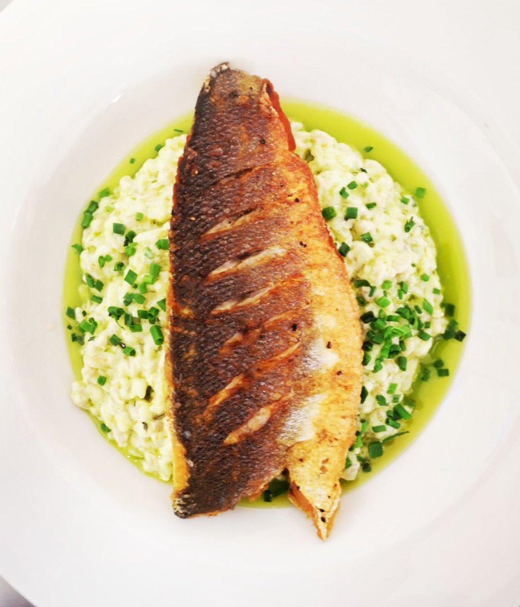 PropellerInn's tweet image. Pan fried seabass fillet with IOW wild garlic risotto
#seabass #iowgarlic #wildgarlicrisotto #chefspecial #yummyyummy #freshfish #shoplocal #delicious #food  #propellerinn #bembridge #isleofwight