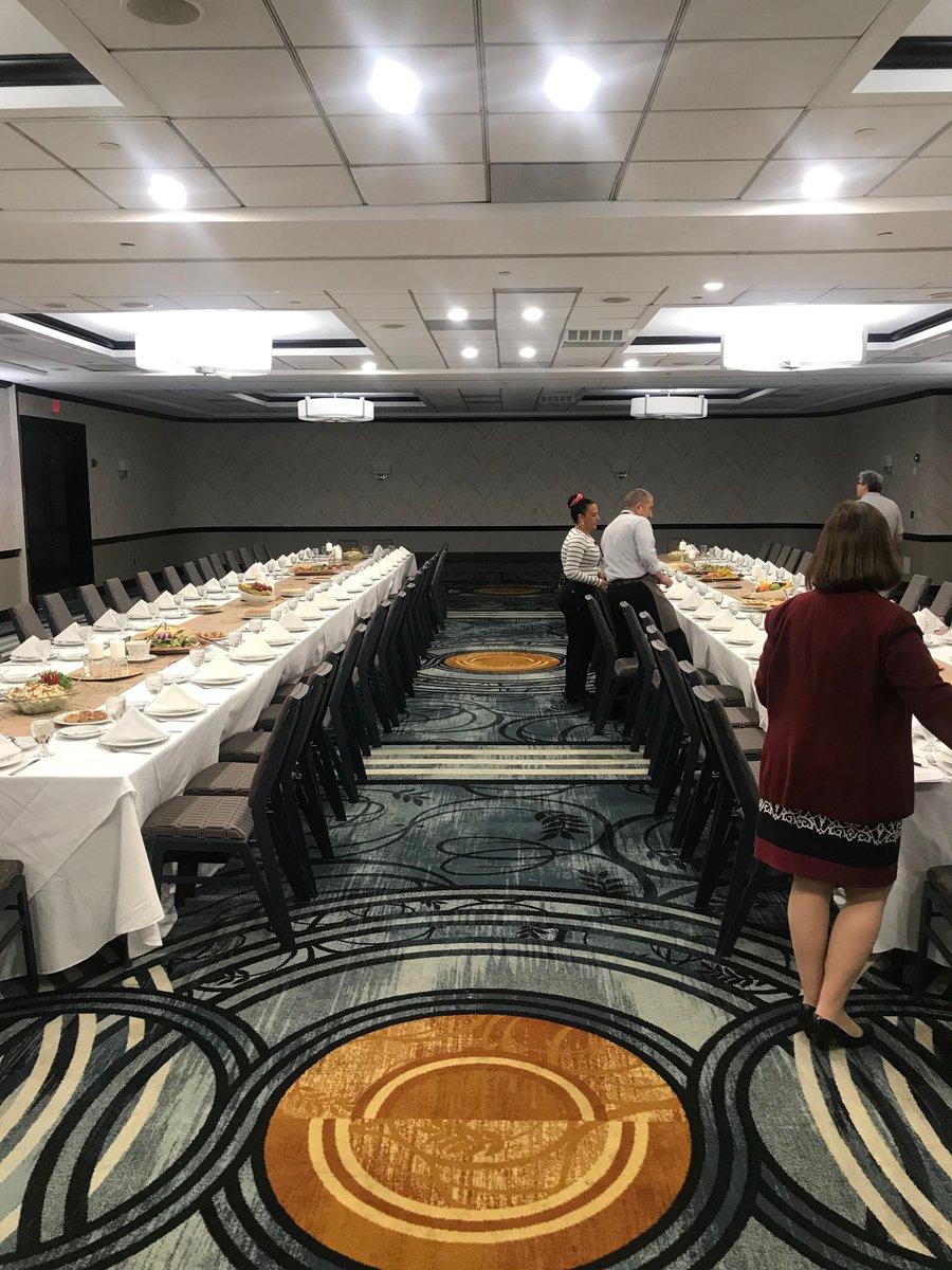 SheratonMiami's tweet photo. Throwback to when Chef prepared a beautiful and delicious Thanksgiving meal 🦃  #tbt #throwbackthursday  #thursday #sheratonmiamiairport #sheraton #turkey #instagood #food #thanksgiving # salad #corn #family #friends #thankful #blessed #hospitality #love https://t.co/g3olPf6hy5