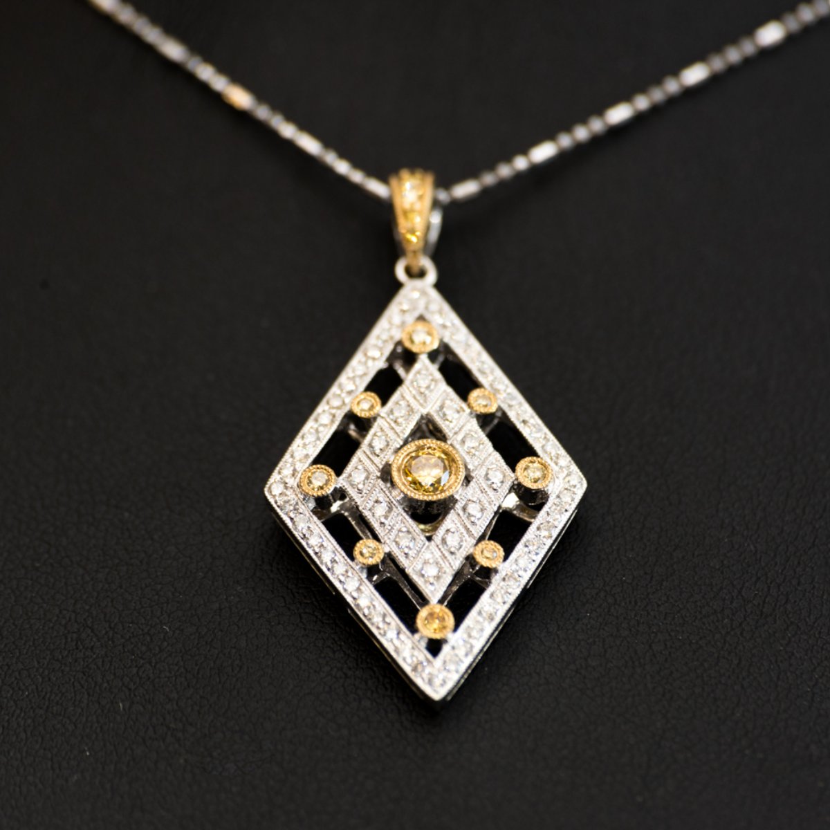 GoldSExchangeNM's tweet photo. Mixed metals are a great way to make sure a piece of jewelry goes with everything. https://t.co/2pEPL3r7u5