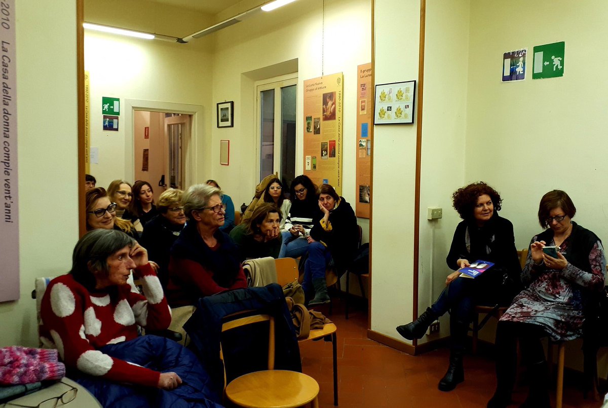 Casa_donna_Pisa's tweet photo. "La rabbia è una delle molle che mi ha spinto a scrivere questo libro", così @IlariaBonuccell risponde a @SusannaBagnoli durante la presentazione del libro "Per ammazzarti meglio", un’accurata inchiesta sulla violenza contro le donne e la violenza di uno Stato che le lascia sole. https://t.co/ZKE36k7M2J