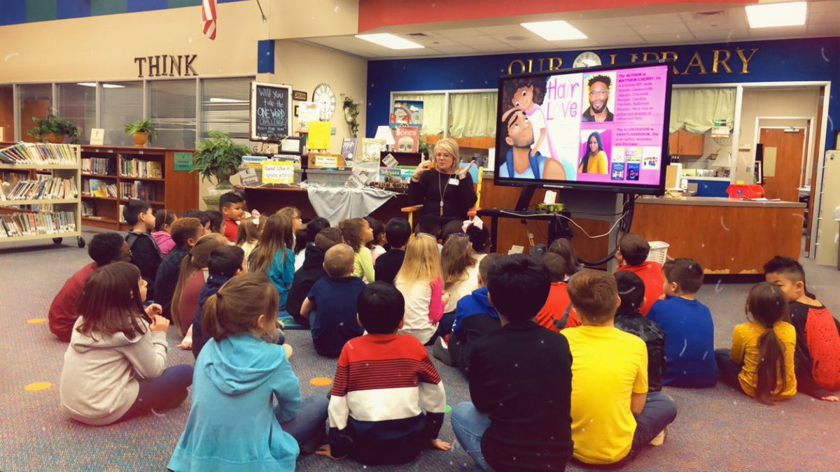 Story time is always the best time @BlackBearkats #BKRocks #LOVEforbooks #HairLove