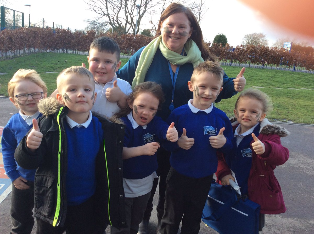 OABroadoak's tweet photo. Mud glorious mud! The Nature Detectives enjoyed squashing mud through their fingers and they creating some marvellous pieces of muddy art. #muddyhands #funwithmud https://t.co/DpNOzSNfuF