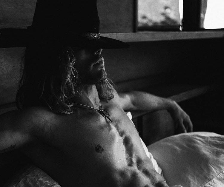 wakevpdcd's tweet image. ⠀⠀
╰━ ❛ 𝐁𝐋𝐔𝐄𝐒 𝐀𝐖𝐀𝐘;
            𝐈 𝐆𝐎𝐓 𝐓𝐖𝐎 𝐑𝐄𝐃 𝐏𝐈𝐋𝐋𝐒 
            𝐓𝐎 𝐓𝐀𝐊𝐄 𝐓𝐇𝐄 
            𝐁𝐋𝐔𝐄𝐒 𝐀𝐖𝐀𝐘. ❜
⠀⠀