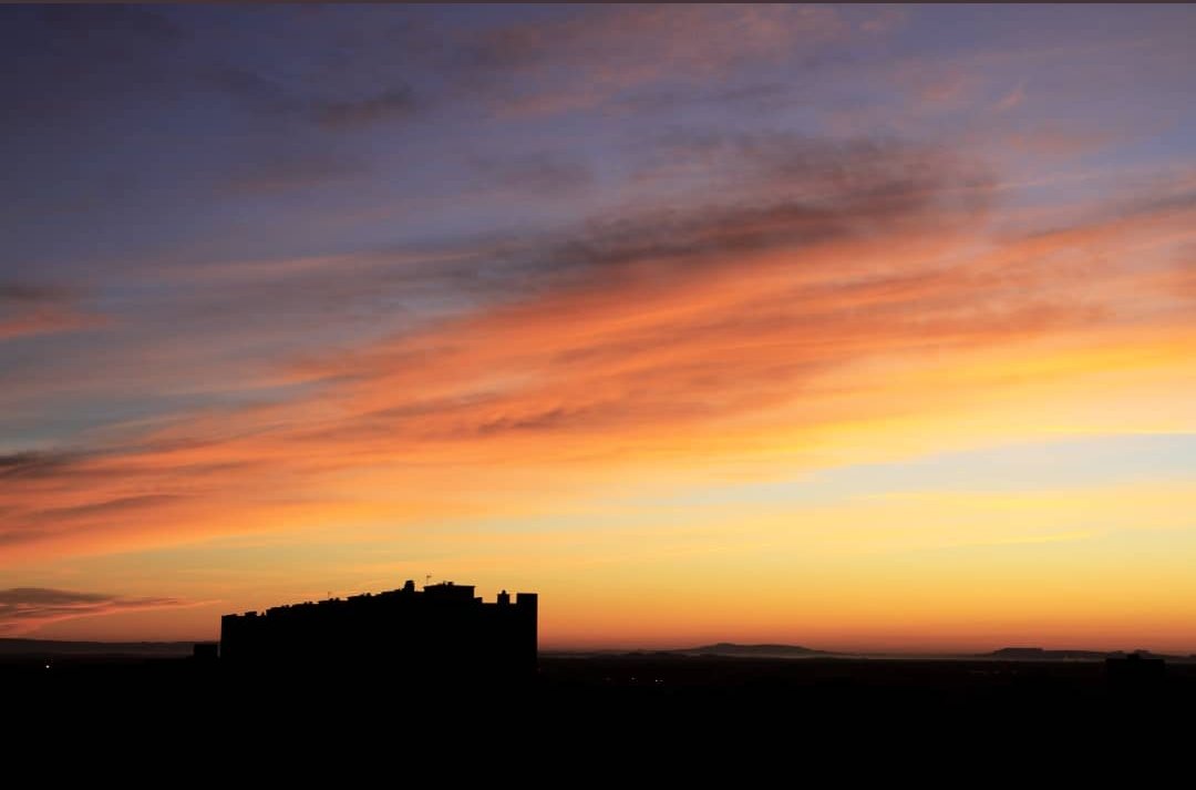 Lerefs143_'s tweet photo. Chaque matin jme léve, j'ai un tableau différent à contempler
😍
.
#photography #jeudiphoto #nimes #sunrise #canon #lerefs https://t.co/8e7wlrSfVh