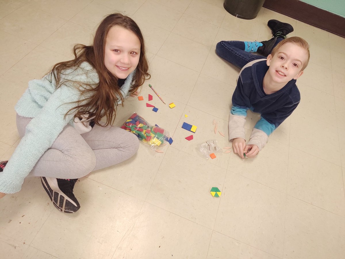 Building fractions in math <a href="/Desbears/">Dickson Elementary</a>