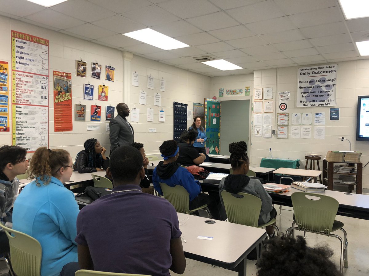 Data is used to drive instruction. Seniors are having data chats with their Principal, <a href="/DrQuentinJLee/">Dr. Quentin Jerome Lee</a> #goals