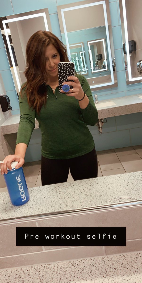 Chanelle_Stokes's tweet photo. Finally feeling comfortable again.
My goal is to be able to climb the mile high incline in Colorado Springs without skipping a beat #lotsofstairs https://t.co/veMUnXiQGY