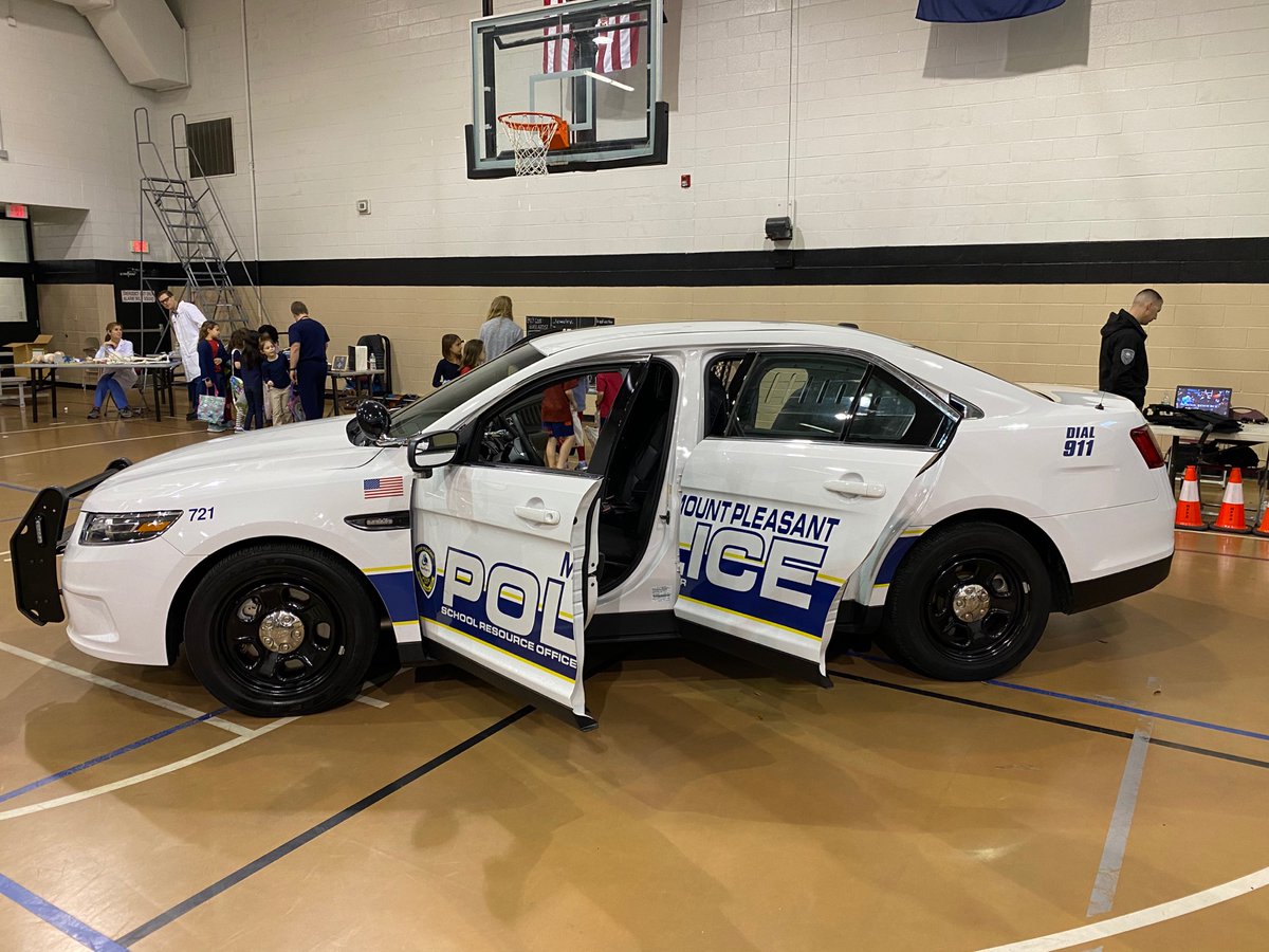 MPPDGregory's tweet image. Belle Hall Elementary had a great career day today! #mppd #chs ##CHSevents