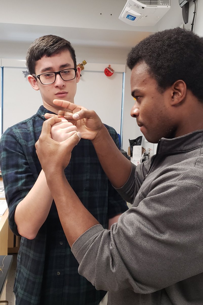 RotoliScience's tweet image. It's inertia day in Physics Insights! We're learning about Newton's First Law with lots of hands on activities! @VictorSeniorHS