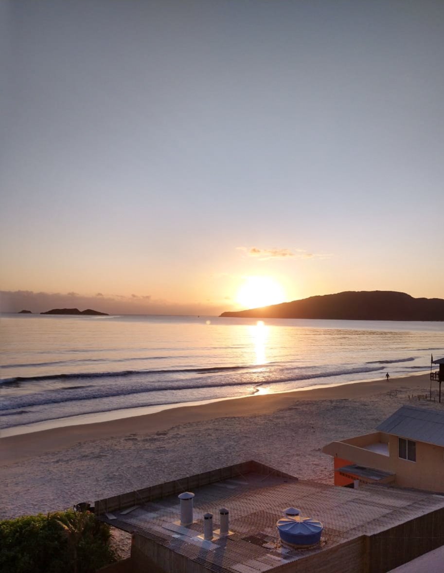 hotel_palmbeach's tweet image. #praiadosingleses #floripalinda #amanhecer