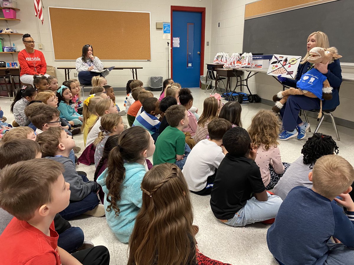 morrowsminions's tweet photo. We had a visitor today to teach us about dental health!! #howdoallthoseteethfit #beautifulsmiles #Bestlife @BES https://t.co/sEMJz55ezO