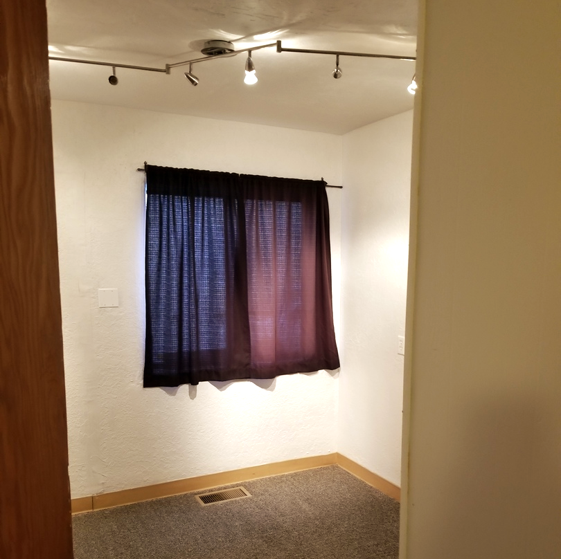 MaddoxMgmt's tweet photo. This charming Pueblo-style home offers the best of traditional living with modern amenities. Enjoy the beautiful, recently renovated kitchen that has a custom tile mosaic back splash, or relax in the enclosed sun room. 
#ForLease #ABQLiving

https://t.co/f9TBN2JaDr https://t.co/EKIh7rT9GS